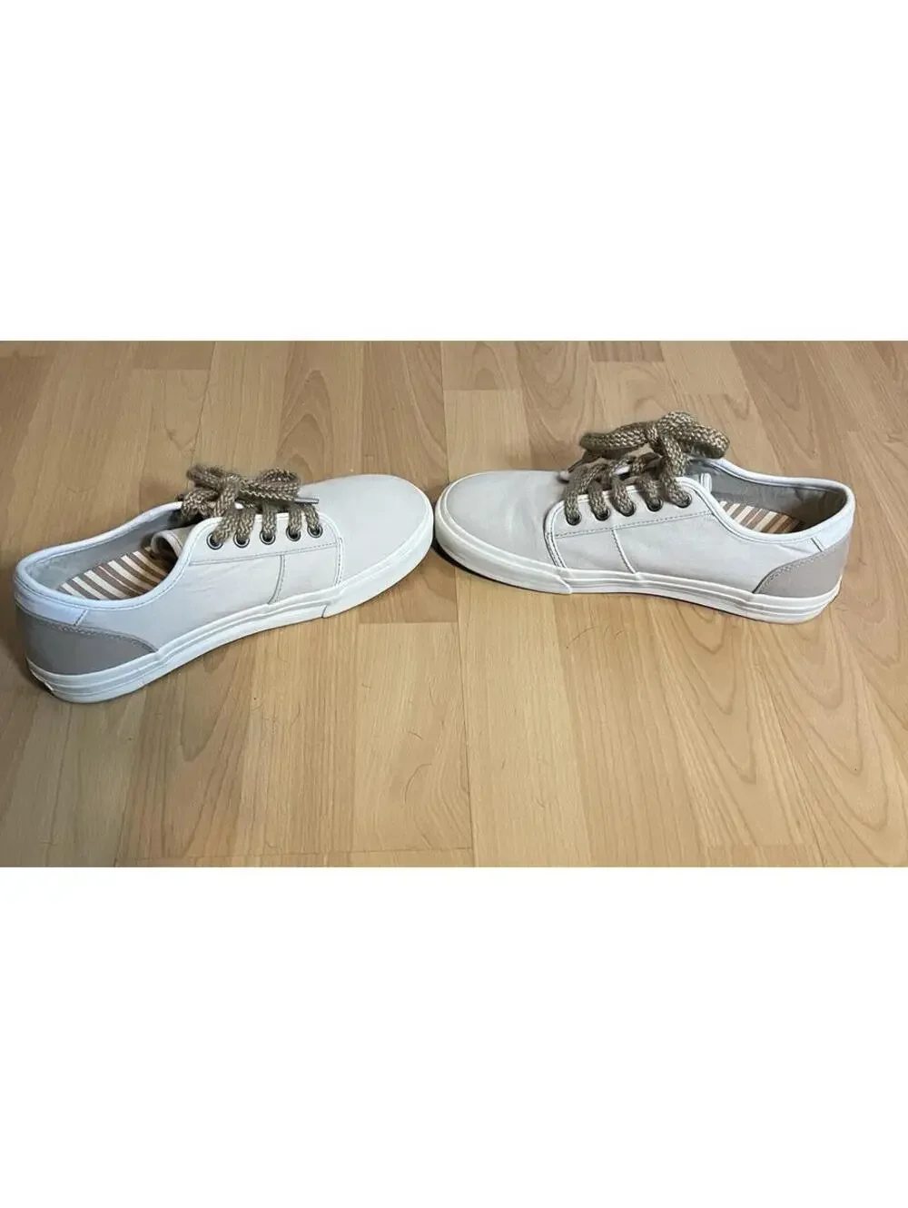TAOS Super Soul Canvas Sneaker Tan Natural Woman’s Sz 9 Lace Up Shoe Preppy